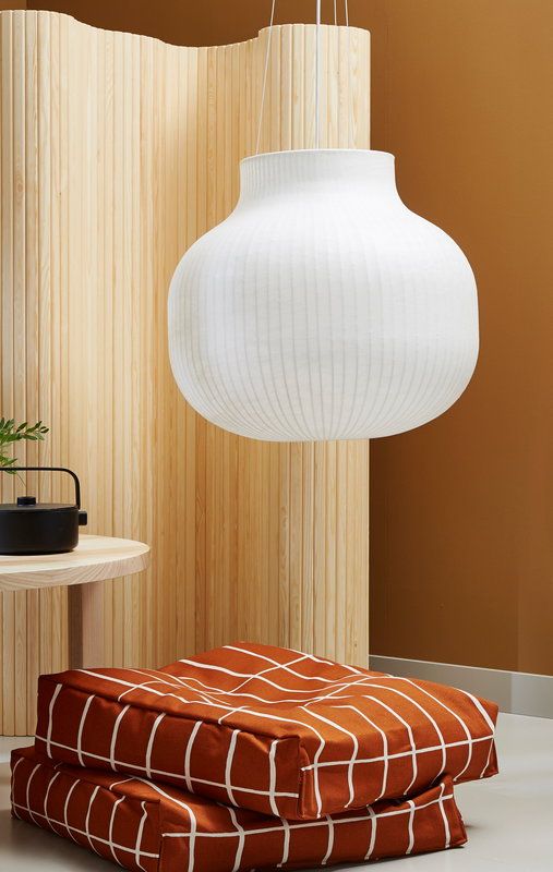 Muuto-Inspired Ribbed Globe Pendant Light ā Soft Minimalist Statement for Modern Interiors