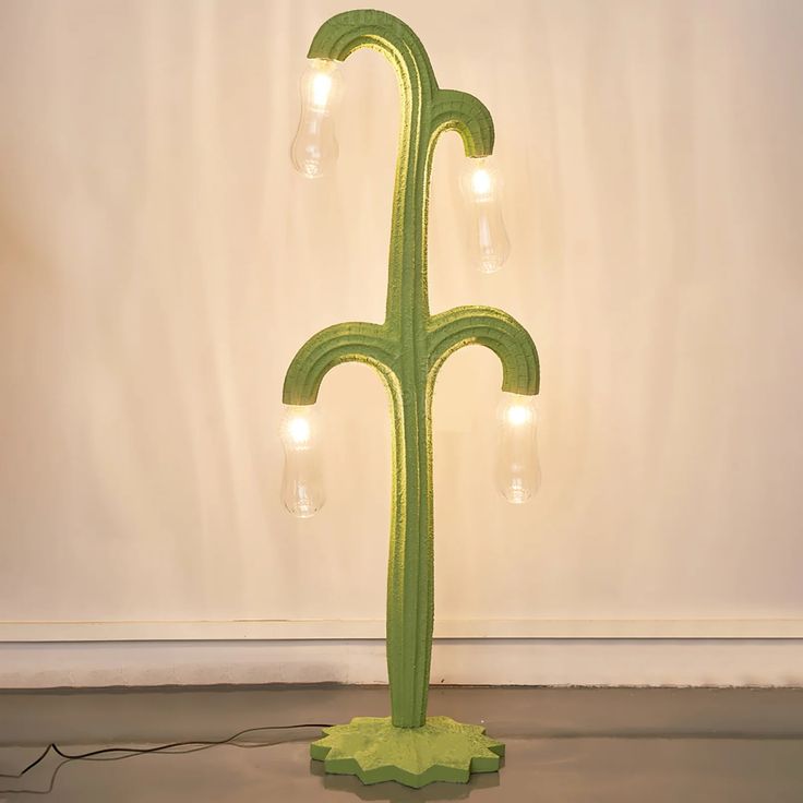 Cactus Floor Lamp – Green Resin Artistic Statement Light,Indoor Decorative Lighting