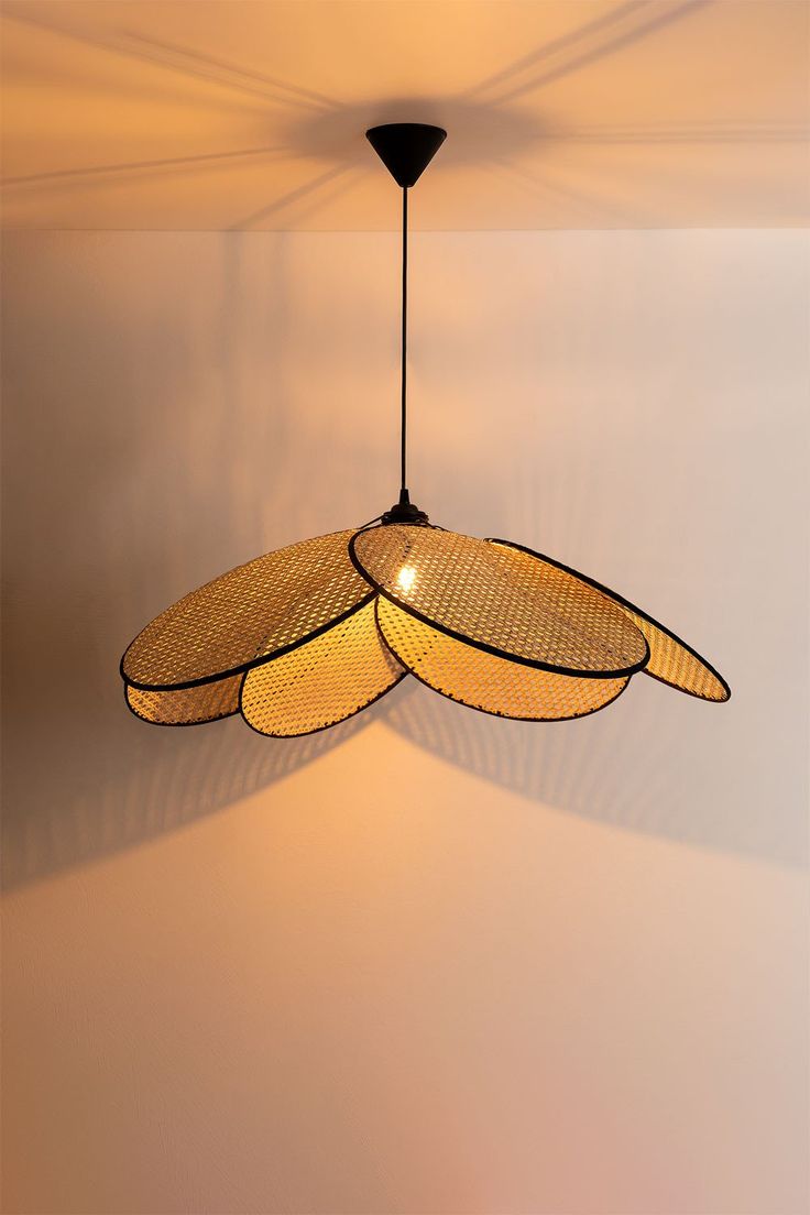Rattan Petal Rustic Pendant Light – Coastal Boho Bamboo Woven Chandelier 60 C.M